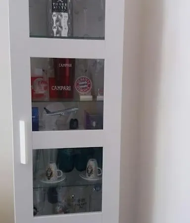1 With 2rooms In Apartment *